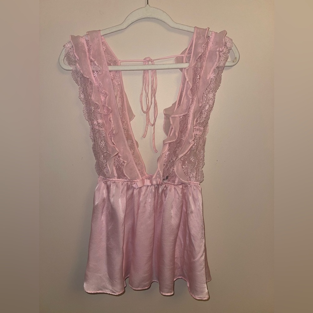 VICTORIA’S SECRET Lace Top